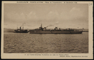 Le Contre-torpilleur Audacieux en rade de Pointe-à-Pitre