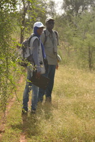 Anna Niang et Dr. Papa Ibnou Ndiaye sur le terrain