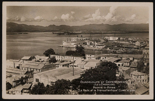 Pointe-à-Pitre - La Rade et le transatlantique «CUBA» à quai