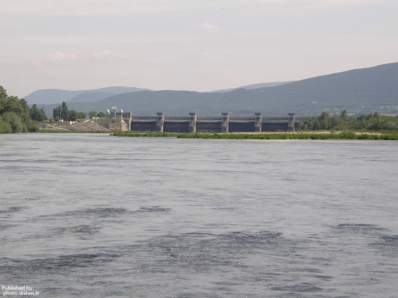 Barrage de Rochemaure Barrage_Montélimar.JPG
