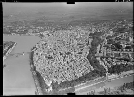 Arles (1951)