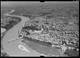 Avignon (1949)