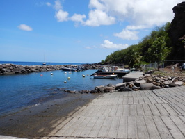 Vue du port de Vieux-Fort en 2023