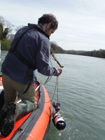 Prelevements en bateau sur le Rhone et l'Isere