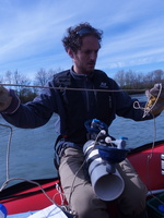 Prelevements en bateau sur le Rhone et l'Isere