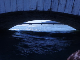 Prelevements en bateau sur le Rhone et l'Isere