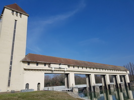 Travaux sur le Rhone sur le canal de Jonage