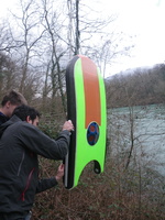 Mesure de debit et prelevement d'eau de riviere sur le Rhone a Chancy en Suisse