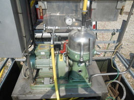 Prise de matiere en suspension d'eau du Rhone avec les centrifugeuses fixe et mobile a Jons 