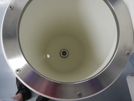 Prise de matiere en suspension d'eau du Rhone avec les centrifugeuses fixe et mobile a Jons 