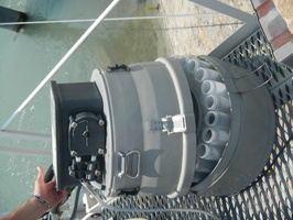 Prise de matiere en suspension d'eau du Rhone avec les centrifugeuses fixe et mobile a Jons 