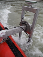 Mesure Adcp couplee a un DGPS sur le Rhone a Jons au niveau du barrage Edf